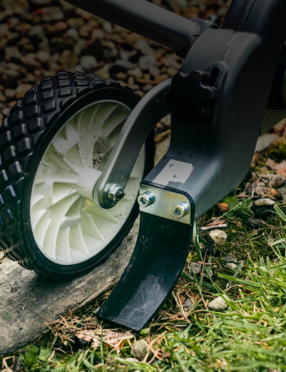 Blade guard protects from debris Blade guard protects from debris