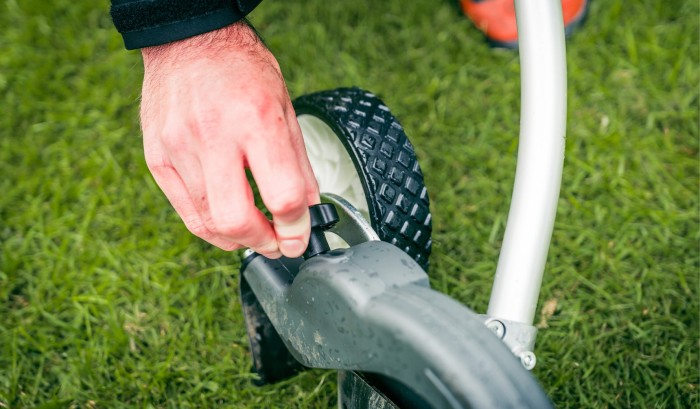 Adjustable height mechanism Adjustable height mechanism